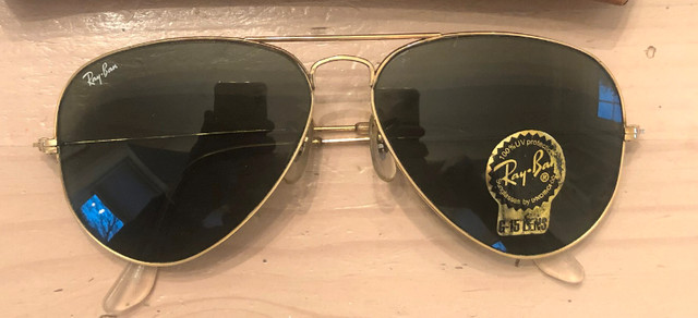 RayBan AVIATOR Sun Glasses - As New in Jewellery & Watches in City of Toronto