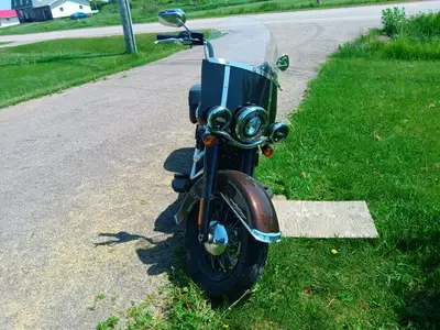 Spring is close! Selling the beautiful one owner Low millage 2019 Heritage Classic Softail that was...