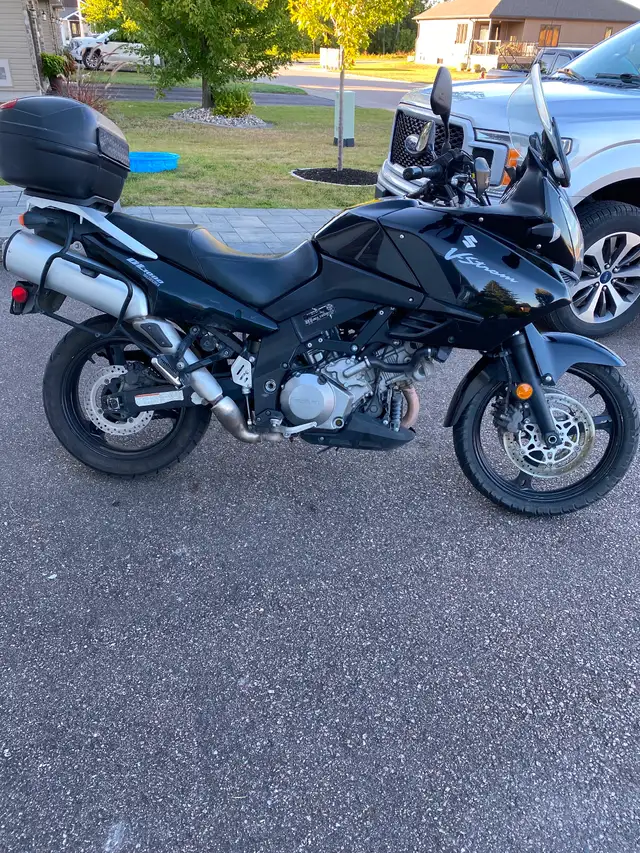 2005 DL1000 Vstrom $1800 o.b.r.o. in Sport Touring in Renfrew - Image 4
