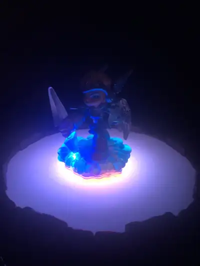 Skylanders giants-lightcore Chill, View more