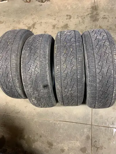 Selling this set of 4 all season tires M+S Pirelli scorpion ATR 265/70R17 Tires are in good shape 9/...