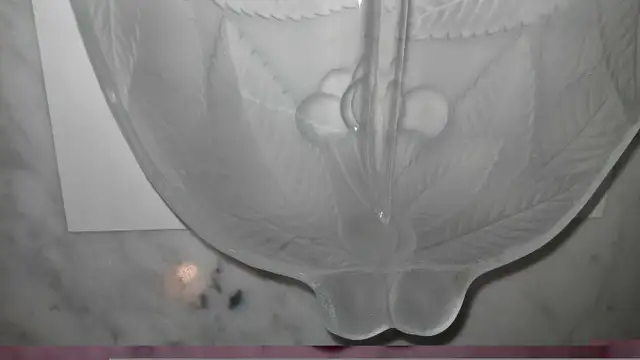 12"x7" Mikasa Bountiful Cherries Satin Glass Divided ServingDish in Kitchen & Dining Wares in Calgary - Image 3