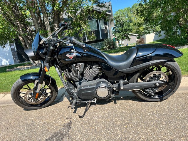 Victory 8 Ball Super Bike  in Street, Cruisers & Choppers in Red Deer