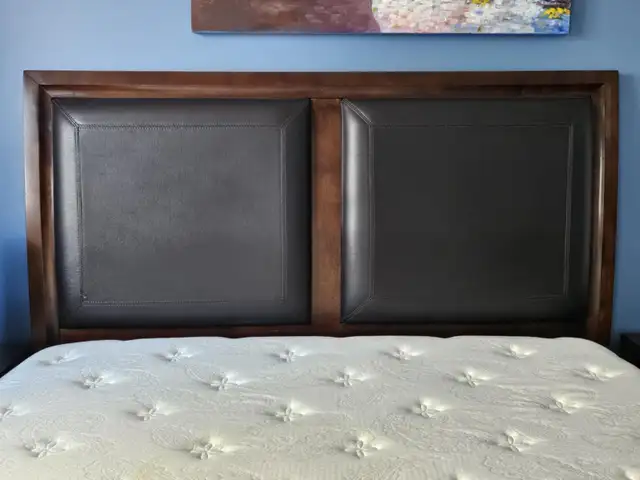 Queen solid wood bedroom set in Beds & Mattresses in Kingston - Image 2