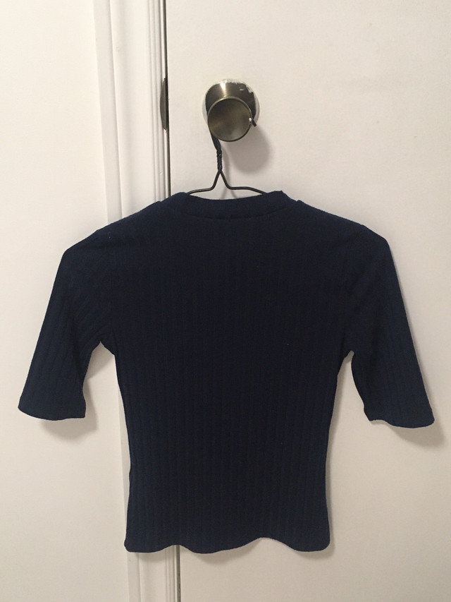 Hollister Navy women's Size Xsmall Cali Must Have Collection in Multi-item in City of Toronto - Image 4