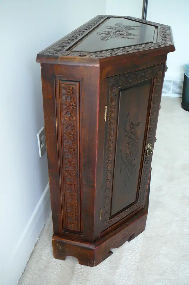 vintage, antique, carved wooden octagonal cabinet in Arts & Collectibles in City of Toronto - Image 8