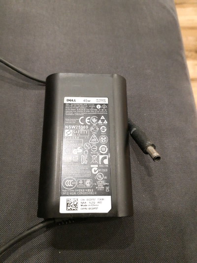 Dell charger/ chargeur laptop, View more