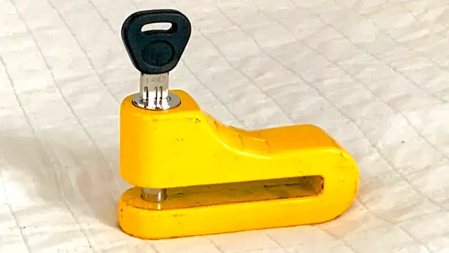 BULLY/CADENAS 10mm Disc Lock in Motorcycle Parts & Accessories in City of Montréal - Image 6