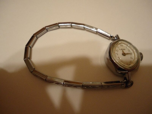 Vintage Woman's Leda Wind Up Dress Watch in Jewellery & Watches in St. Catharines - Image 3