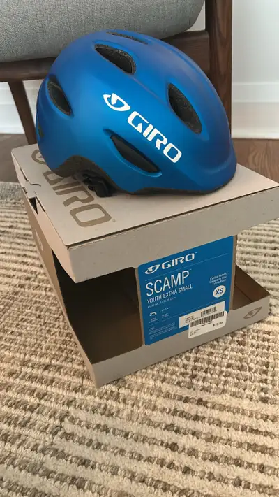 BNIB Giro Scamp XS