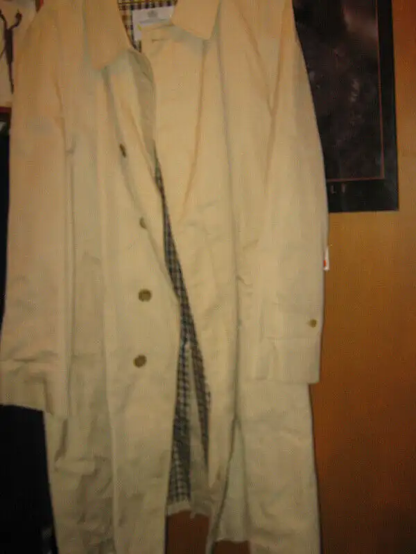 Aquascutum London Aqua 5 Trench Coat  Jacket Made in England New in Men's in City of Toronto - Image 9