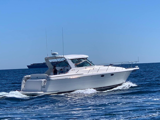Tiara 4000 express cruiser  in Powerboats & Motorboats in Cole Harbour - Image 2