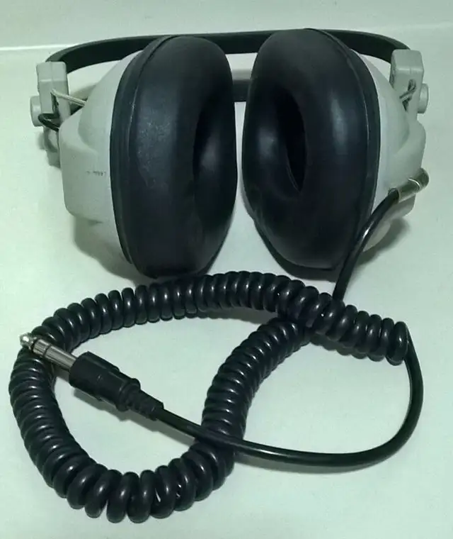 Vintage Sears Stereo Headphones - Model # 19787 in Arts & Collectibles in Oshawa / Durham Region - Image 3