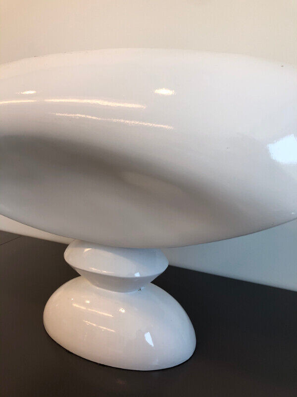 Moving Sale - White Bust Shaped Pot in Home Décor & Accents in City of Halifax - Image 3