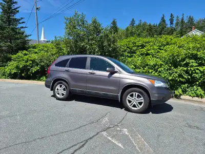 2.4L 4-cylinder, AWD, Seating: 5, Body Style: SUV. With leather power seats sunroof New battery New...