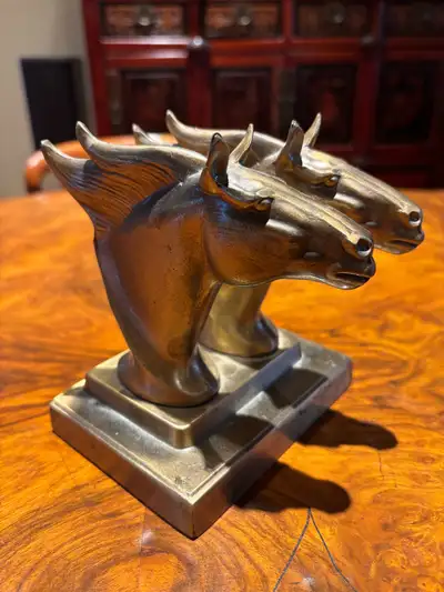 Vintage Equestrian Brass/Bronze Decor/Statue/Bookend 4 3/4” w x 3 1/2”d x 5 1/2”h Follow on instagra...