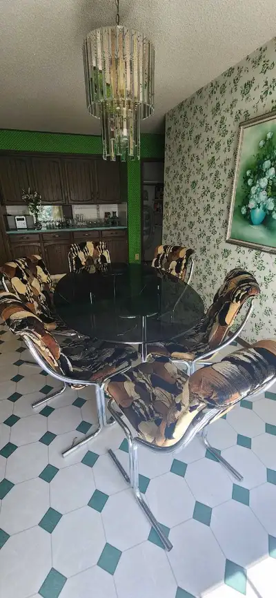 No damage no scratches perfect condition Pick up in Paliser close to South Glenmore Park Cash please