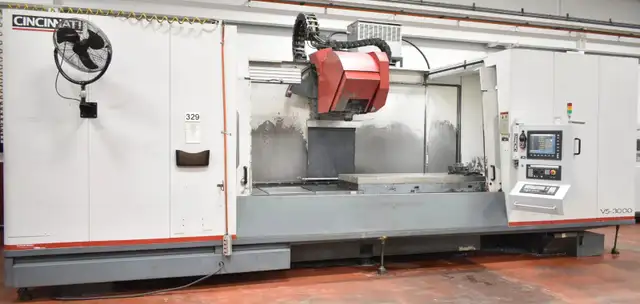 Cincinnati V5-3000 - Centre usinage vertical CNC 5 axes in Other in Drummondville - Image 2