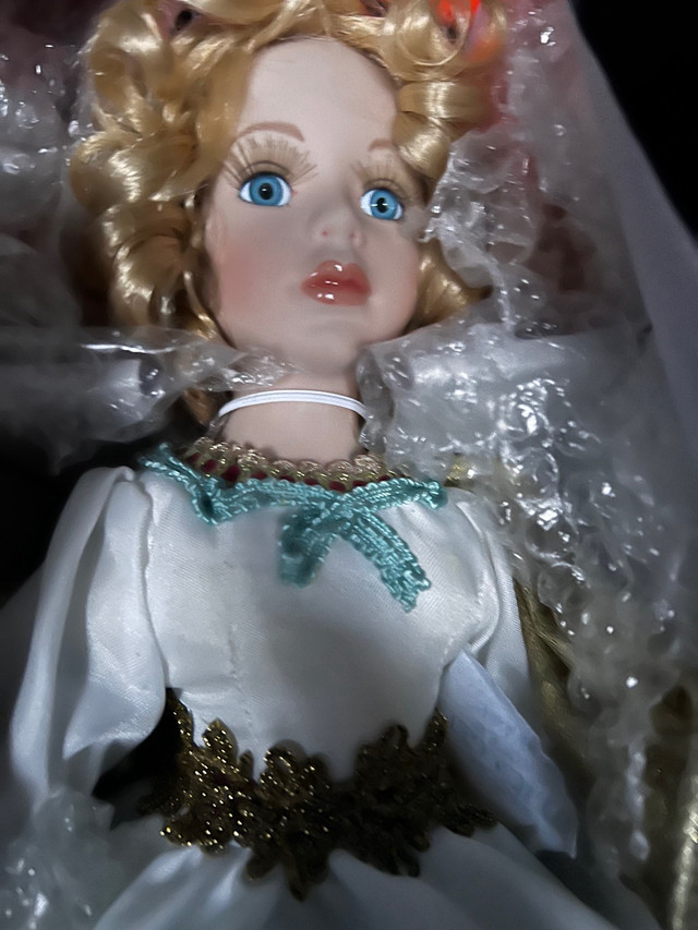 Porcelain Dolls in Arts & Collectibles in Hamilton - Image 3