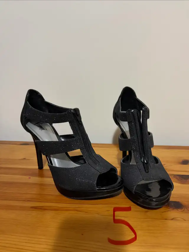 Ladies shoes in Women's - Shoes in Kitchener / Waterloo - Image 7