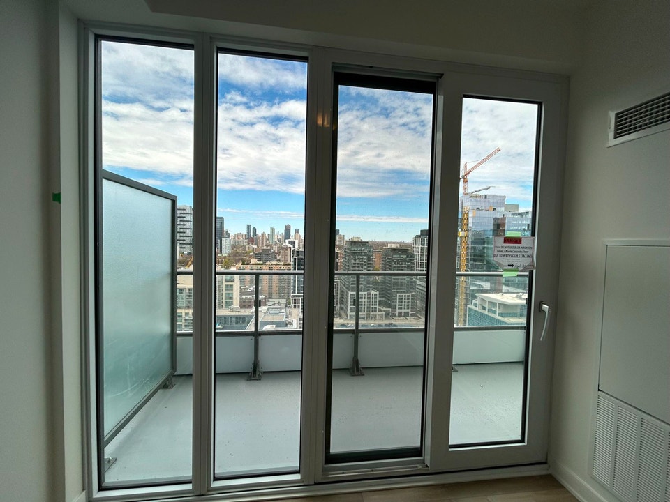 New Downtown Toronto Condo– Private Bedroom-All Utilities & 1Gbp 2