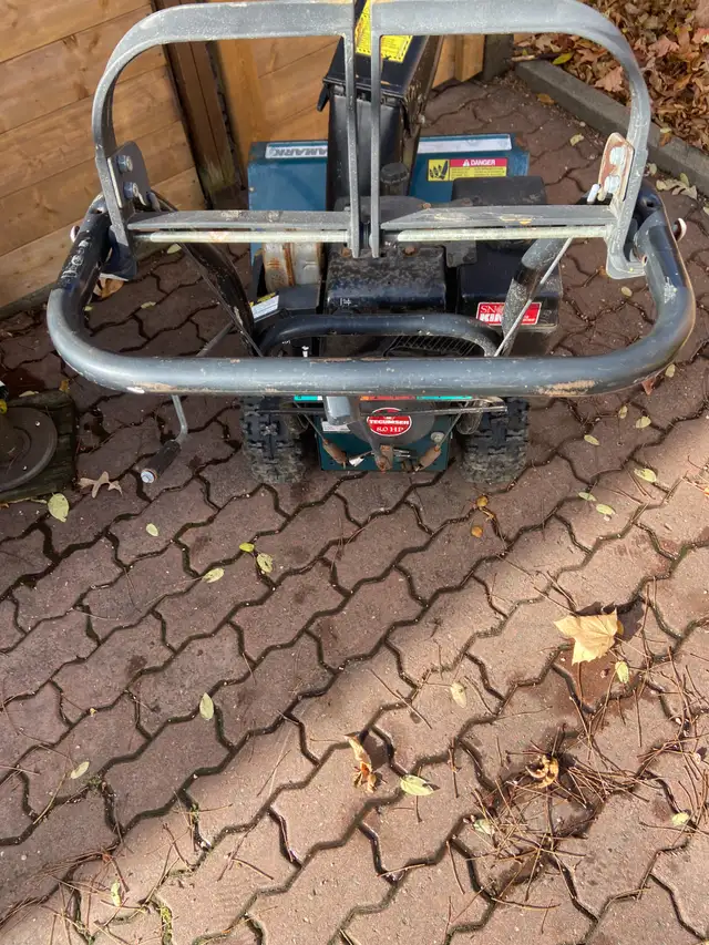A vendre Souffleuse a neige fonctionnelle, in Snowblowers in West Island - Image 5
