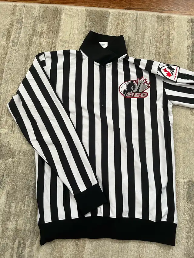 Hockey Referee/Official Equipment/Gear in Hockey in Ottawa - Image 2