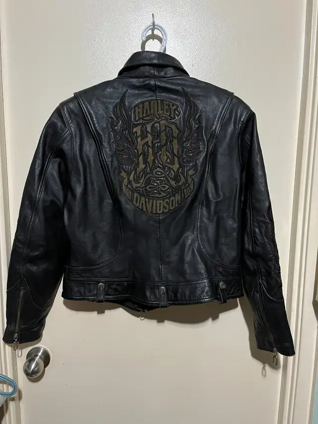 HARLEY DAVIDSON “STARGAZE”LEATHER JACKET in Women's - Tops & Outerwear in Kitchener / Waterloo - Image 6