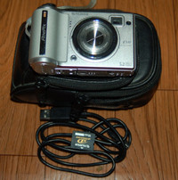 Fujifilm E510 Digicam Vintage 2004 Y2K Era CCD Sensor Camera
