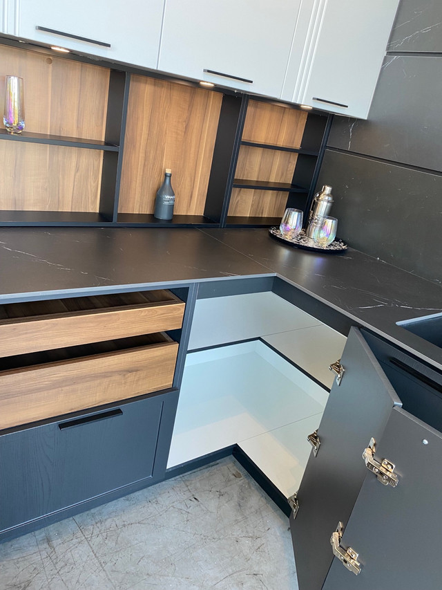 Cuisine demostrateur réalisation KWIZINE StHubert tel quel Armoires