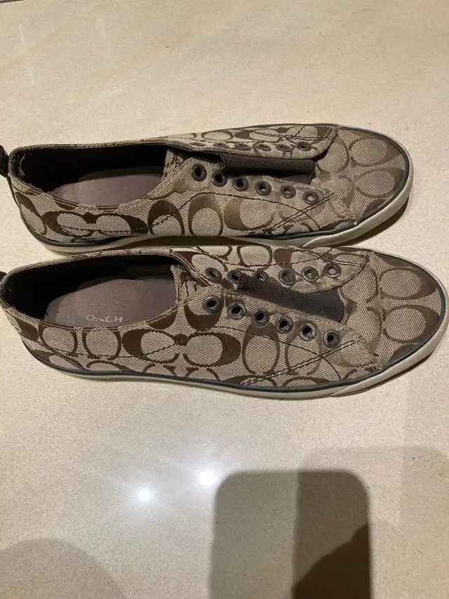 Espadrilles Coach, 8,5US femmes in Men's Shoes in City of Montréal - Image 2