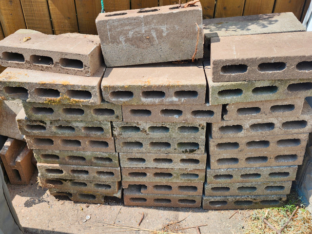 Masonary Blocks in Free Stuff in Belleville