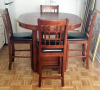 350$  Table bistro, 4 chaises et rallonge