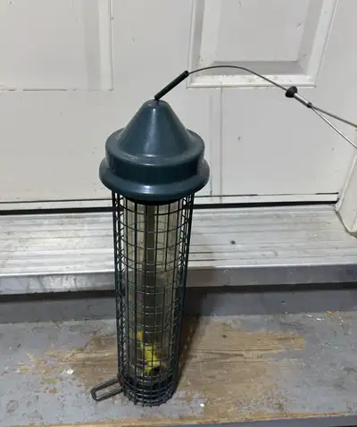 Squirrel Buster Nyjer feeder, View more