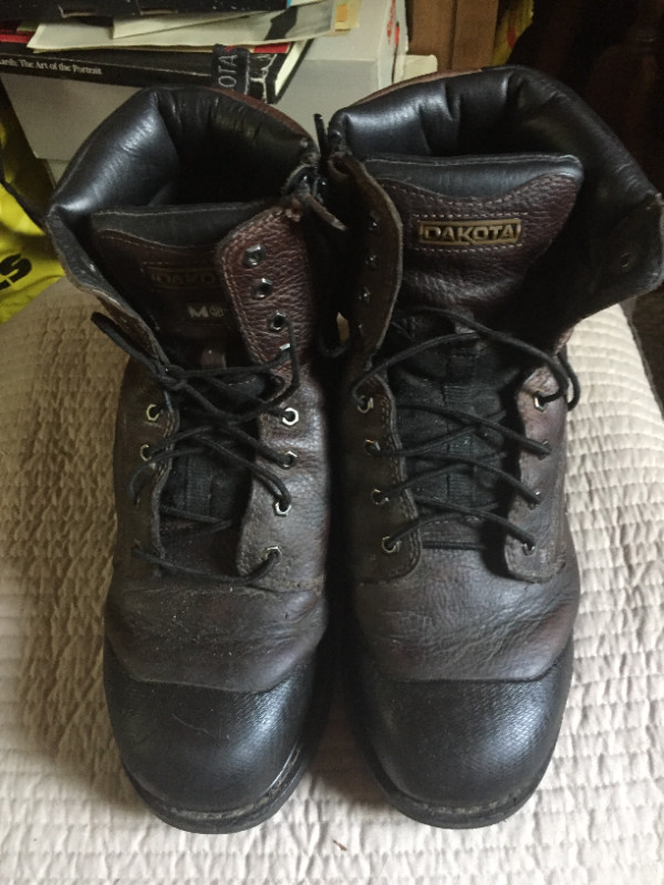 Men's Dakota work boots Size10-1/2 in Men's Shoes in Thunder Bay