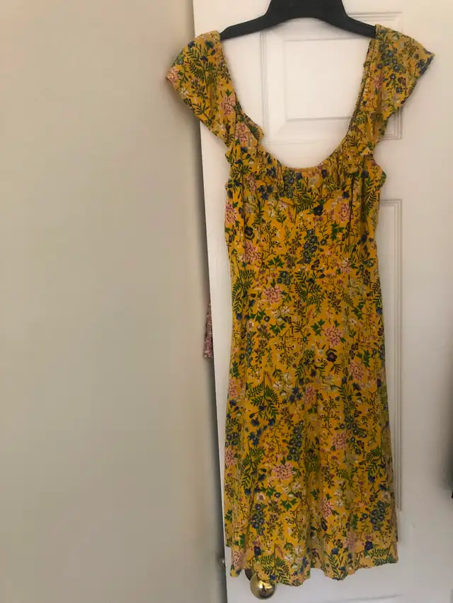 Old Navy gold floral sundress size XS (2-4)