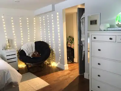 ALL INCLUSIVE 5 MINS TO SLC NEAR QUEEN'S W. CAMPUS