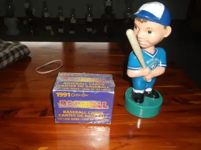 new unwrapped cards plus figurine $25 for all ,in Kenilworth but can meet in Elmira or send canada p...