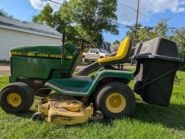 John Deere LX188 Tractor in Lawnmowers & Leaf Blowers in Swift Current - Image 3