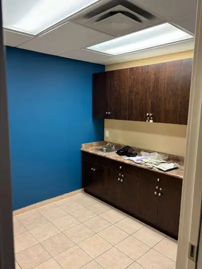 Rooms for rent in business