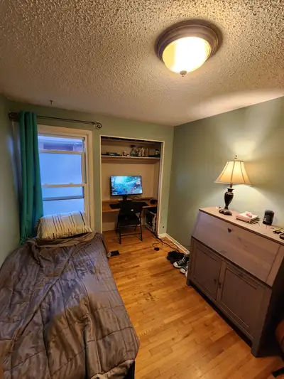 Bedroom for rent immediately - suitable for single tenant only - $699 per month including utilities,...
