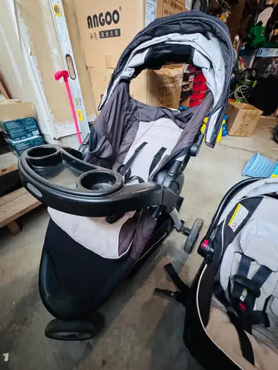Graco OneClick stroller and baby/infant car seat set , View more