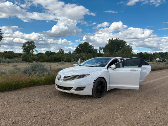 2014 Lincoln  in Cars & Trucks in Lethbridge - Image 2