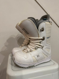 Burton Snowboard boots Casa US5 womens