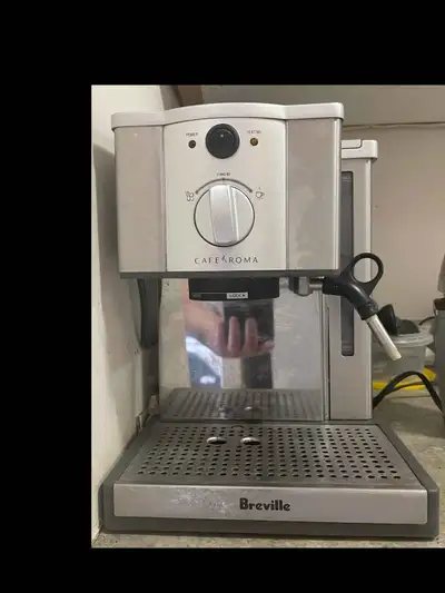 I'm selling my Breville Café Roma™ espresso machine, which is in very good condition. About a year a...