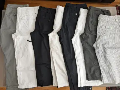 Pantalons capri à 5$ chacun, View more
