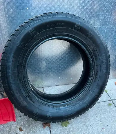 4 Winter Tires with no rim 2 are 245/65/R17 Ecovision & 2 are 235/65/R17 BFGoodrich from Ford Edge 2...