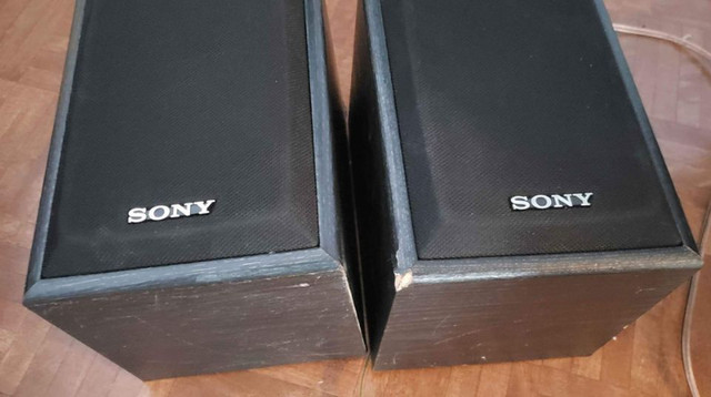 TESTED & WORKING / Pair of black Sony bookshelf speakers wood gr dans CD, DVD et Blu-ray  à Longueuil/Rive Sud - Image 2