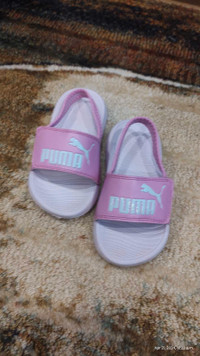 Puma size 9 sandals 