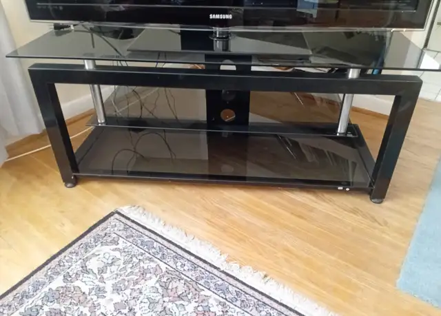 Tv table in TV Tables & Entertainment Units in City of Toronto - Image 2
